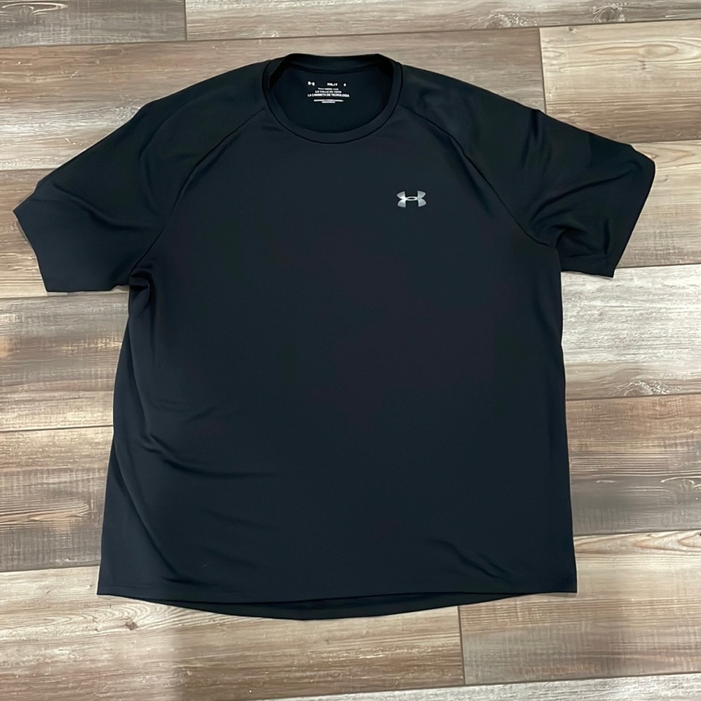 Under armour tech tee, black, gently used.  2XL, tall